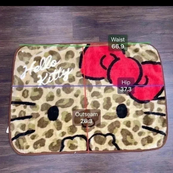 Hello Kitty Rare Y2K Snap Blanket - Picture 5 of 6